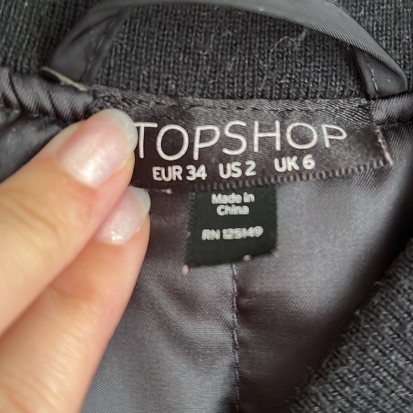 TopShop Women’s black bomber jacket with patches - Picture 5 of 6